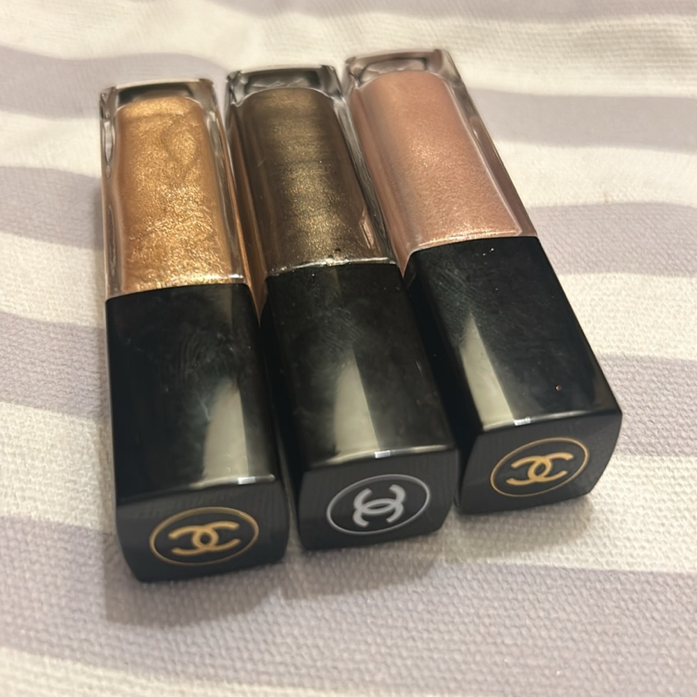CHANEL liquid metallic eyeshadows - Picture 3 of 3